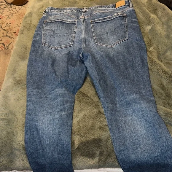 American Eagle Outfitters Blue Cropped Jeans - Picture 4 of 6